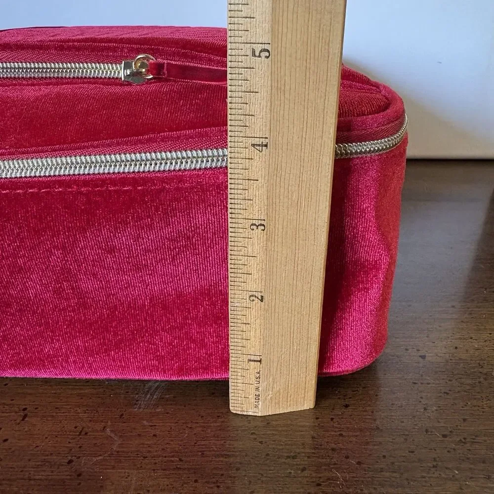 Estée Lauder Red Makeup Case Zip Handle Polyester/Spandex 11x8x4 in